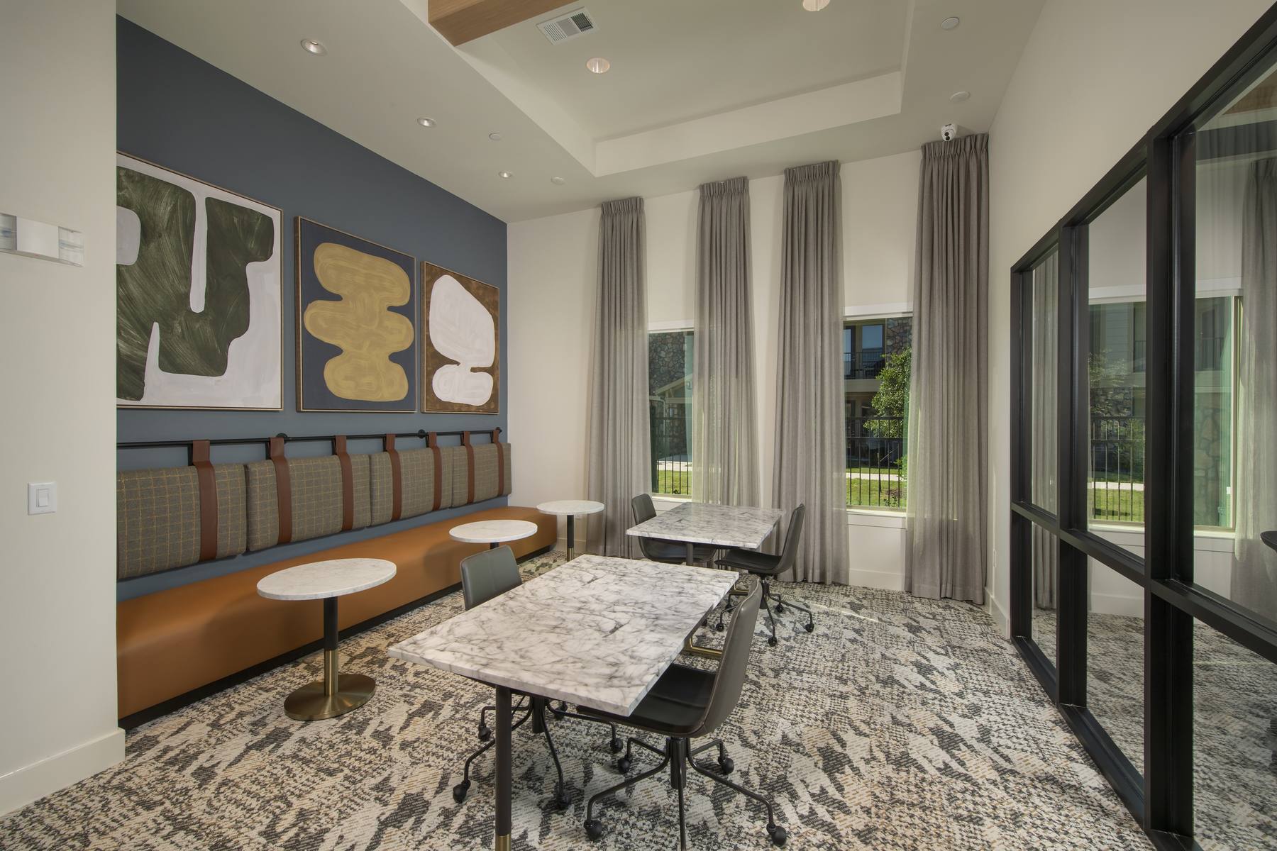 Co-work lounge